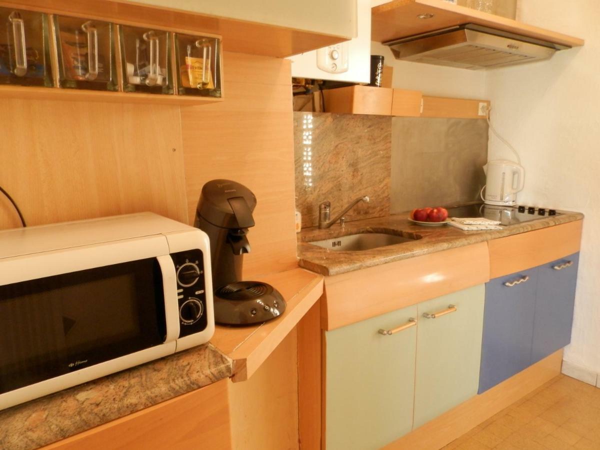 Appartement Les Pins . 2 P Calme Et Terrasse