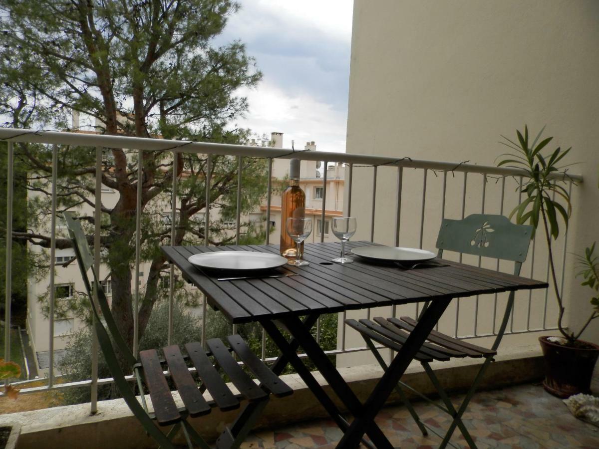 Appartement Les Pins . 2 P Calme Et Terrasse Nice